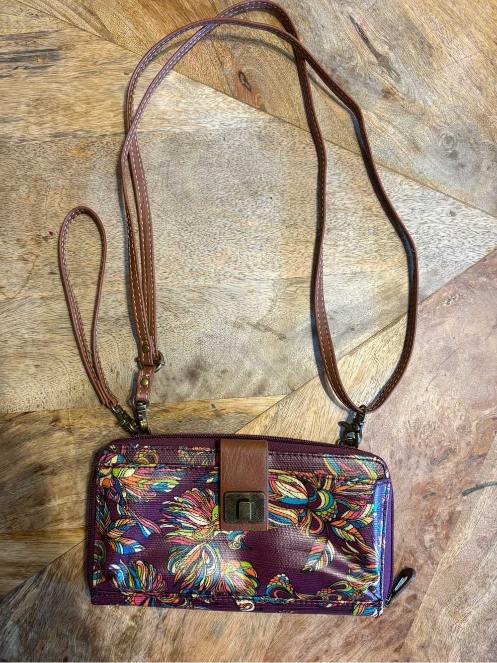 Sakroots Multicolor Floral Crossbody Wallet - Burgundy